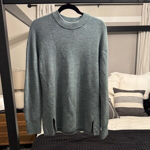 Lululemon Women’s Blue Sweater